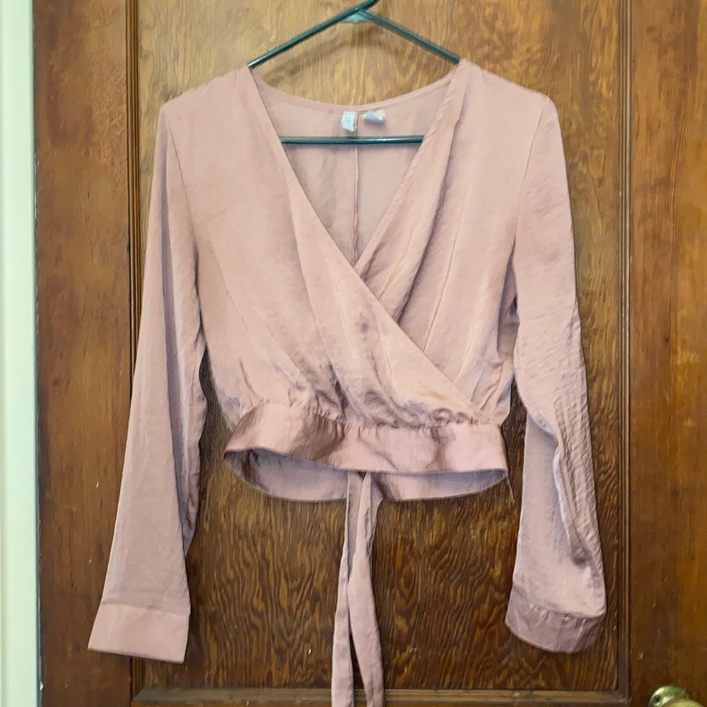 Long sleeve satin dusty pink blouse. Size small.